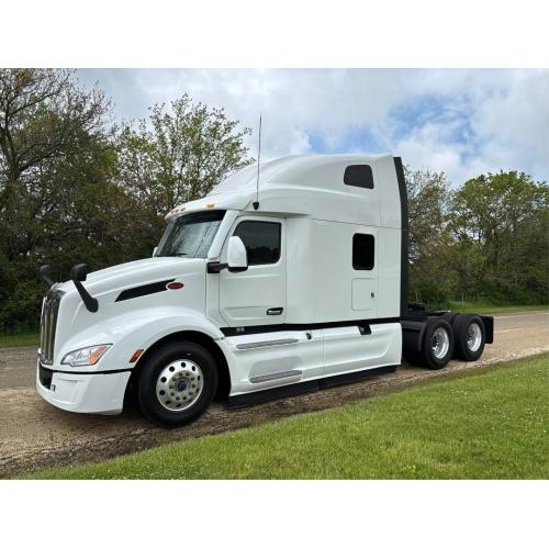 2021 Peterbilt 389 Semi Truck