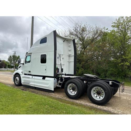 2021 Peterbilt 389 Semi Truck