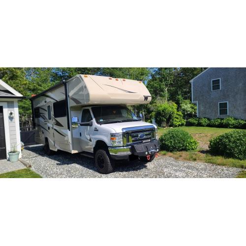 2020 Winnebago Minnie Winnie 25B 4x4