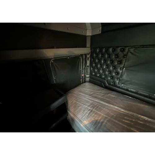 2022 Kenworth W990 Sleeper Semi Truck